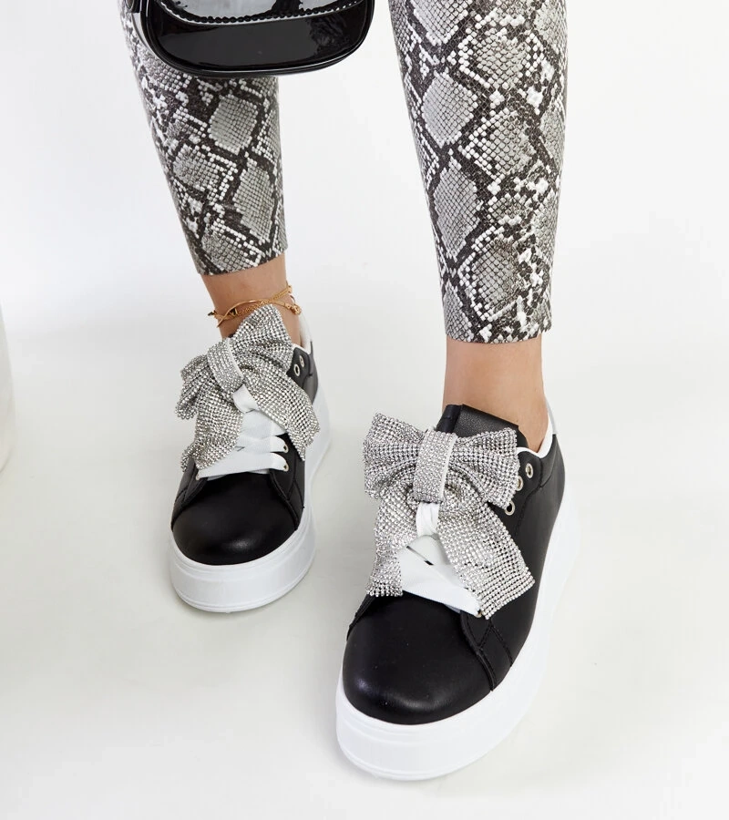 Czarne sneakersy na wysokiej platformie Rensje