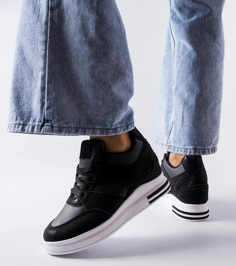 Czarne sneakersy na koturnie CinqMars