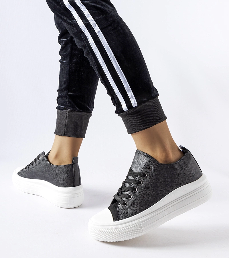 Czarne trampki na platformie Peculiar