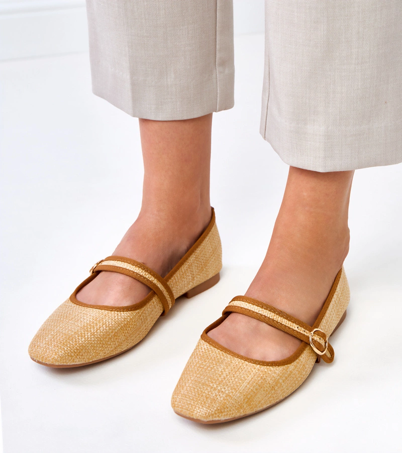 Bązowe balerinki plecione ze sprzączką Nonana