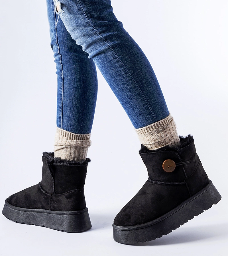 Czarne ocieplane śniegowce z guzikiem Ronco