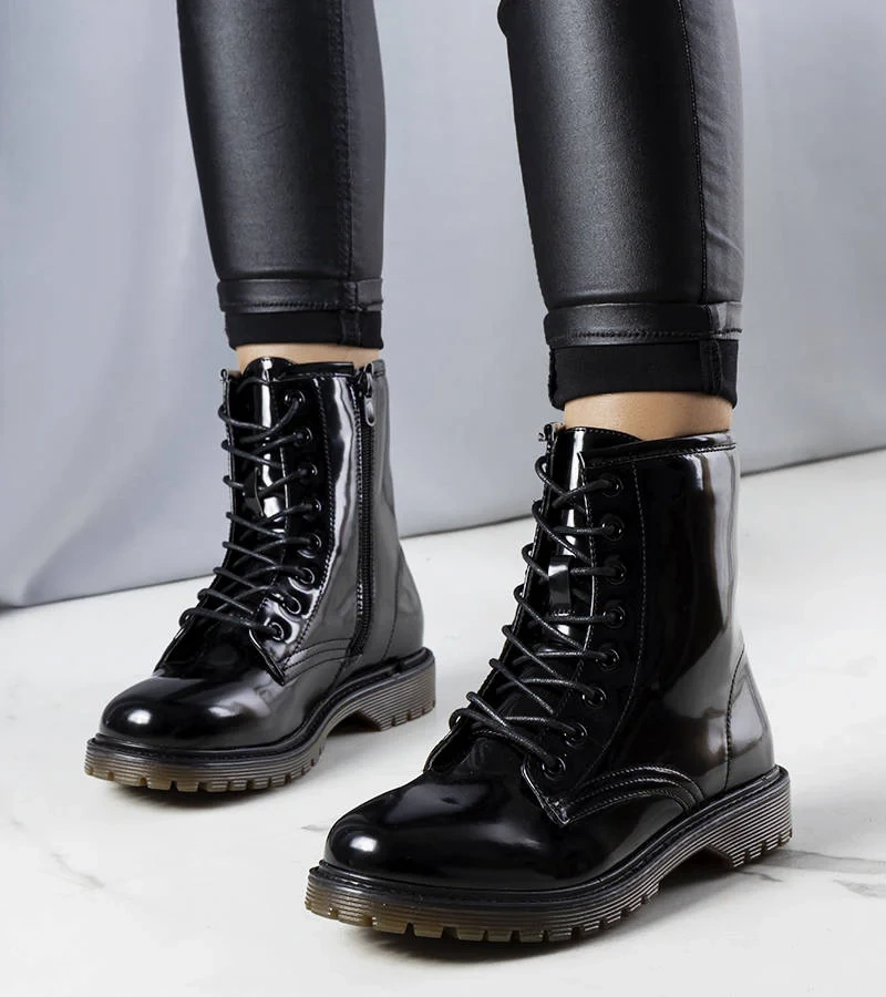 Czarne lakierowane botki Rhys