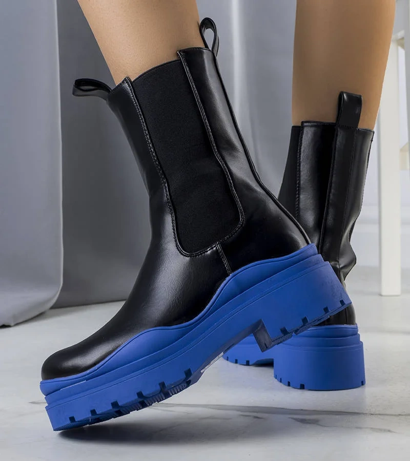 Czarne botki na niebieskiej podeszwie Jadiel