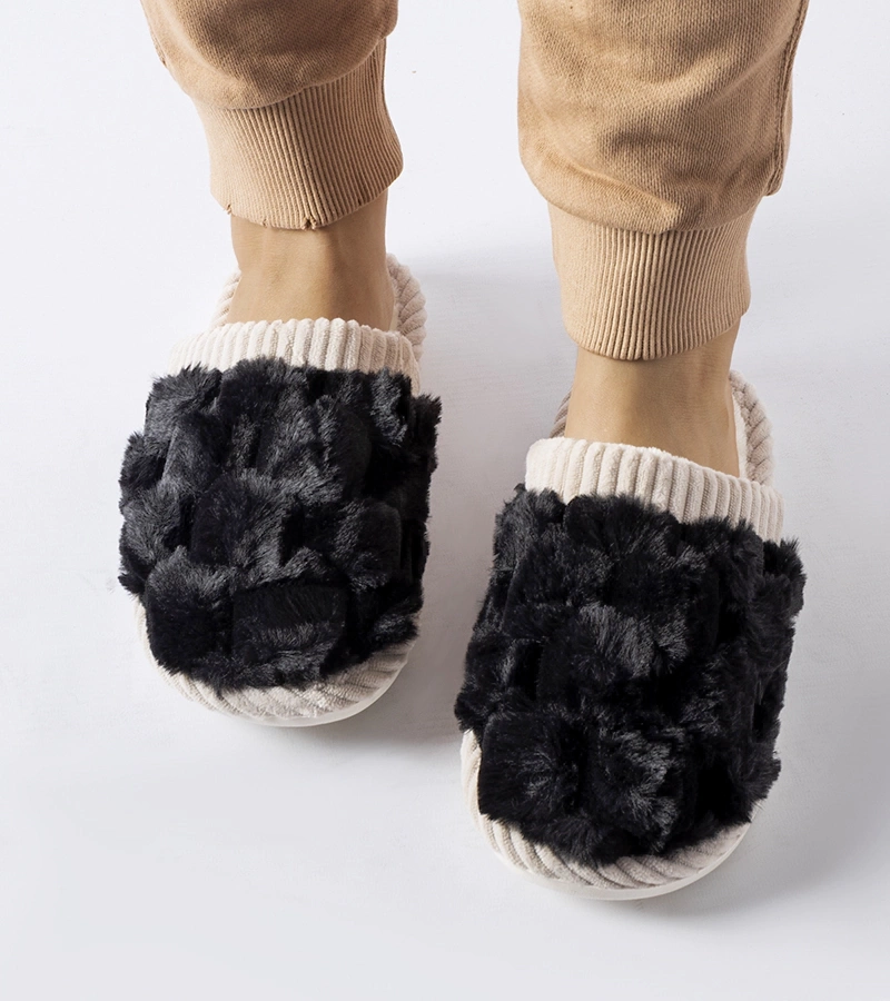 Czarne ocieplane damskie kapcie Crissa