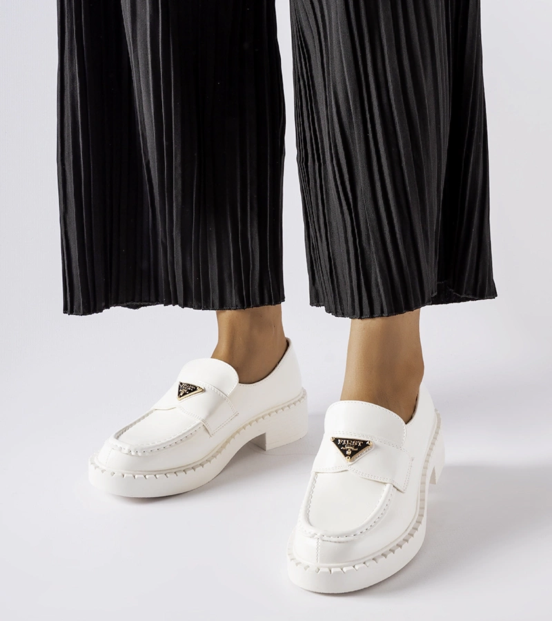 Białe damskie mokasyny Milne