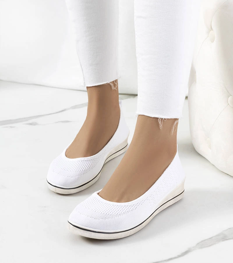 Białe tenisówki na koturnie Loane