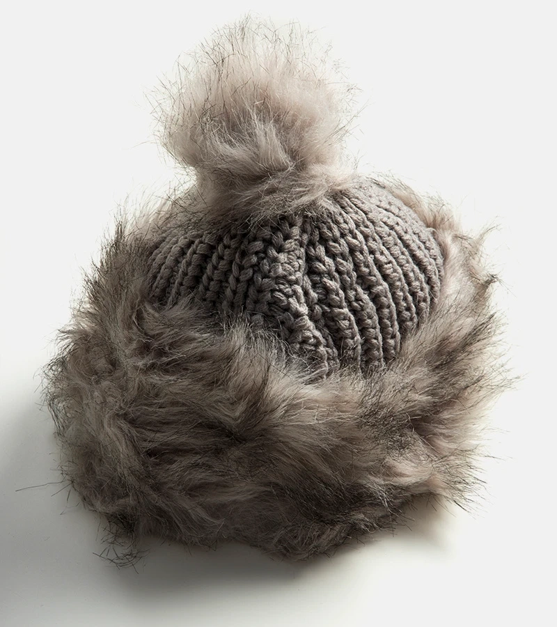 Jasnoszara czapka z pomponem Leola