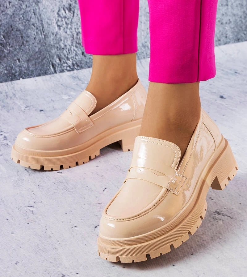 Beżowe lakierowane półbuty Phaneuf