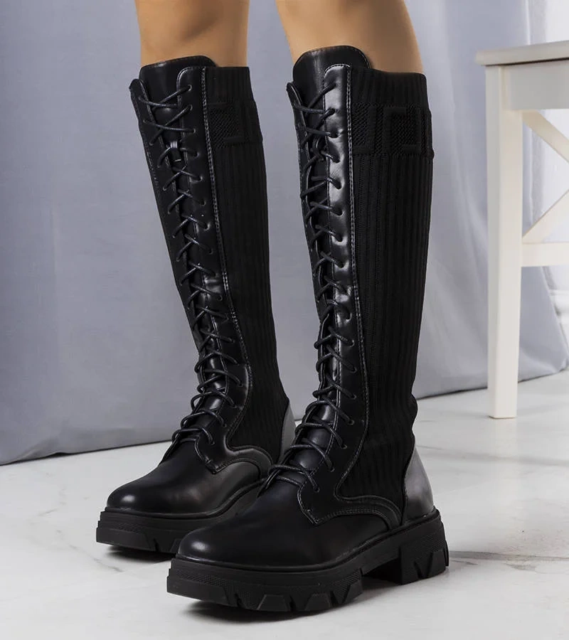 Czarne wiązane kozaki Montis