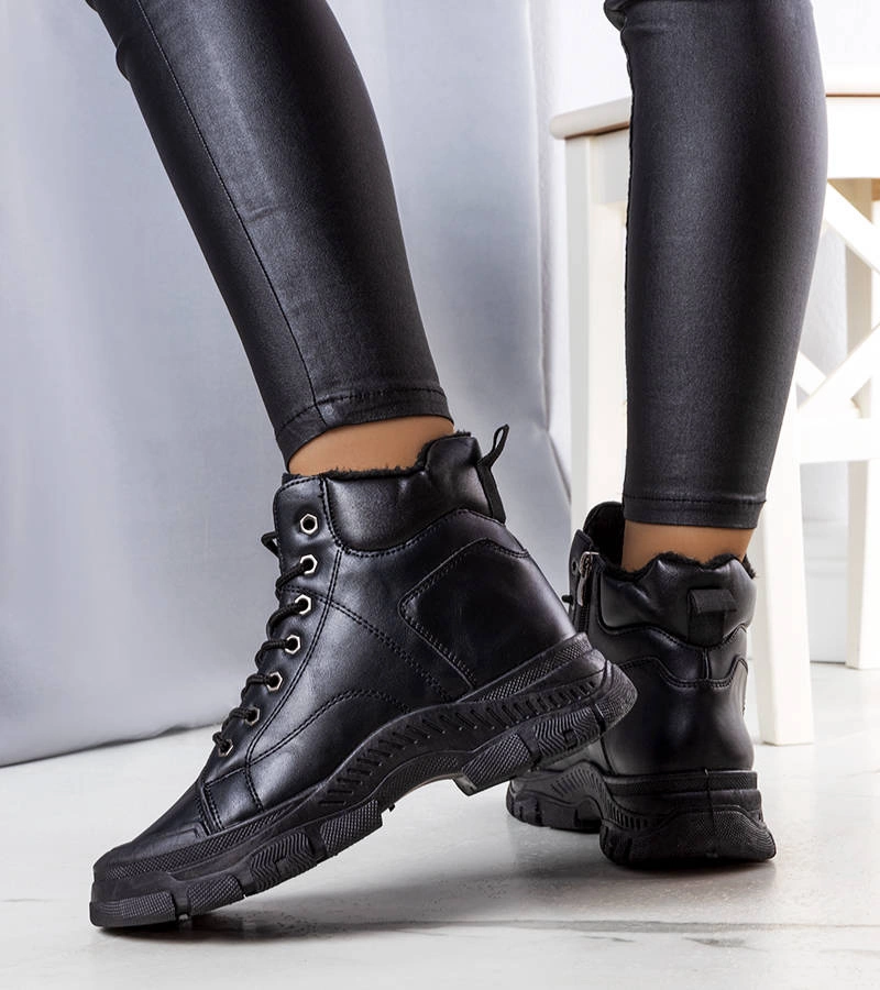 Czarne ocieplane botki Dinto