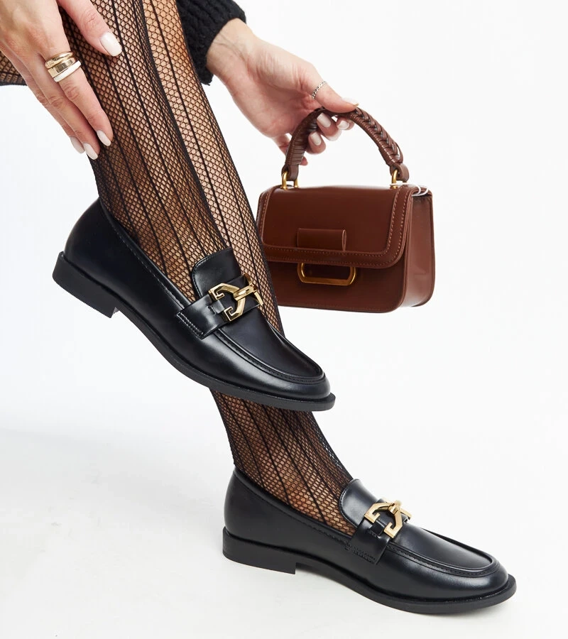 Czarne mokasyny z klamerką Lea