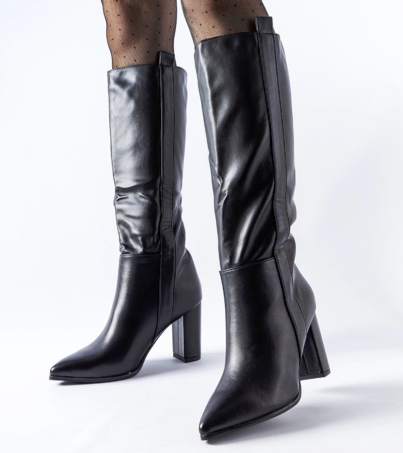 Czarne wsuwane klasyczne kozaki na słupku Palma