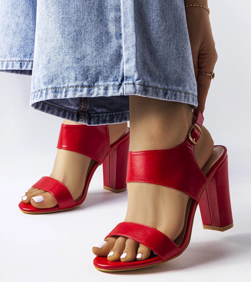 Czerwone sandały na słupku Rachelle