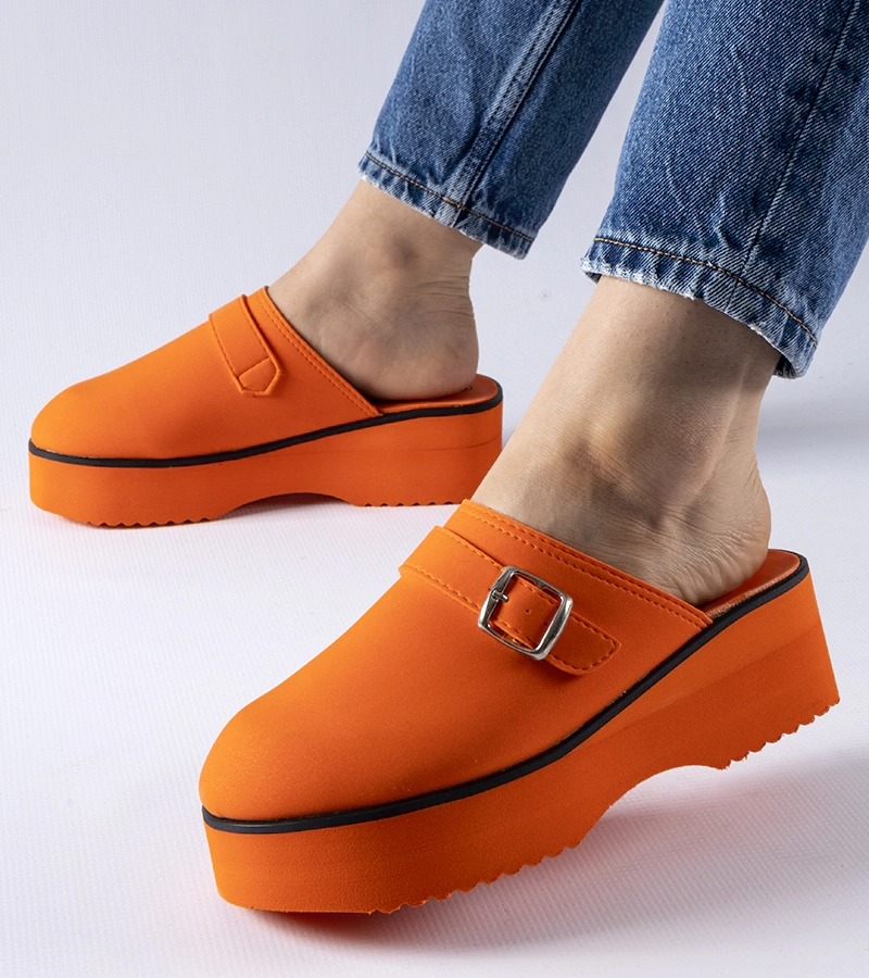 Pomarańczowe wysokie klapki typu chodaki Lang