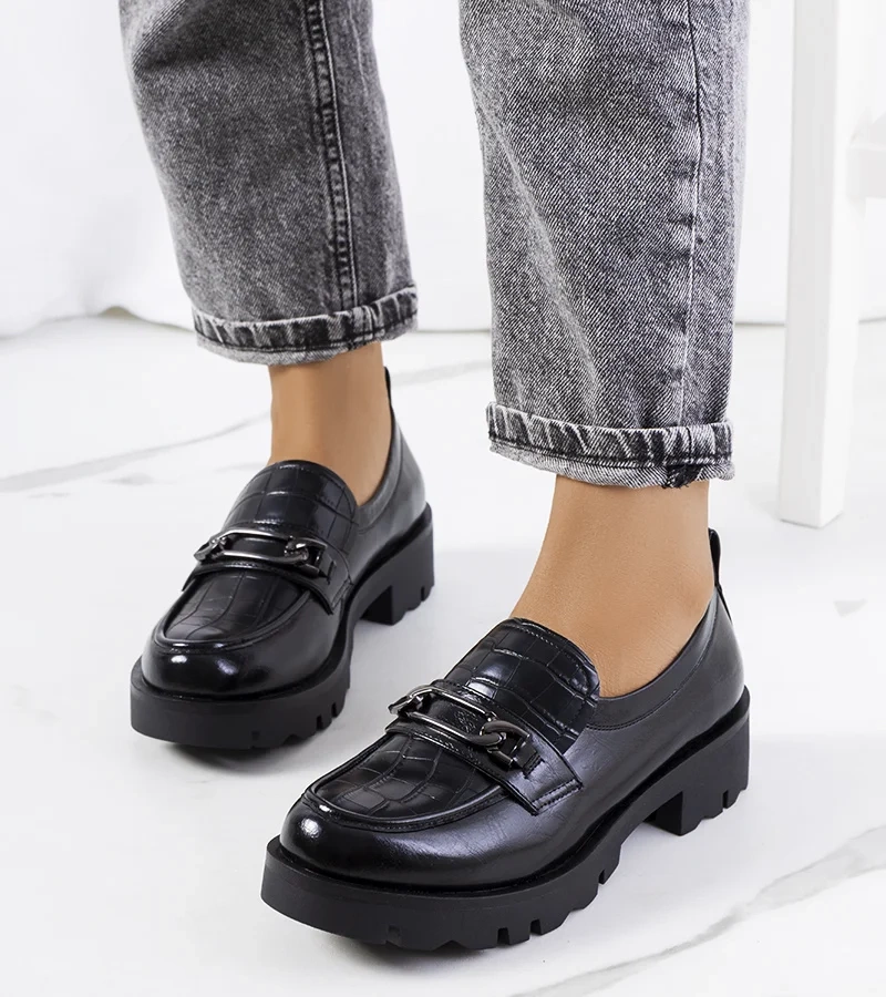 Czarne mokasyny Cornet