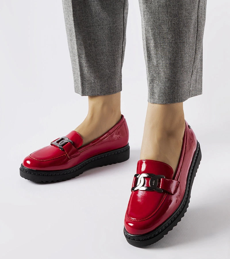 Czerwone lakierowane mokasyny Vinceza