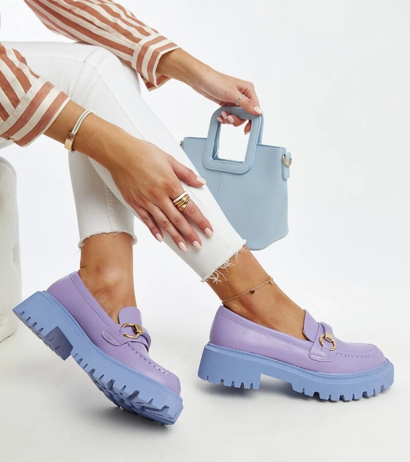 Fioletowe mokasyny z klamerką Lasima