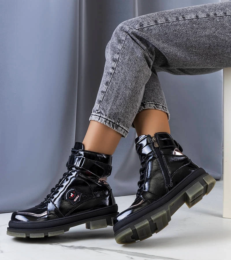 Czarne botki lakierowane Salent