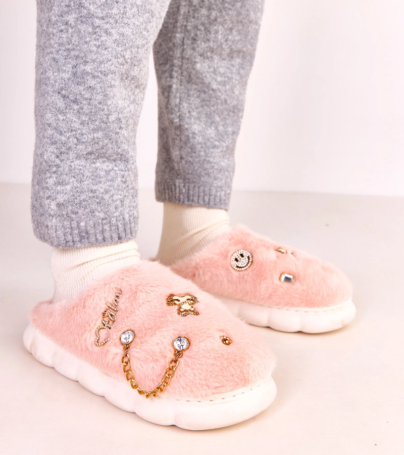 Różowe zabudowane kapcie z ozdobami Verdugo