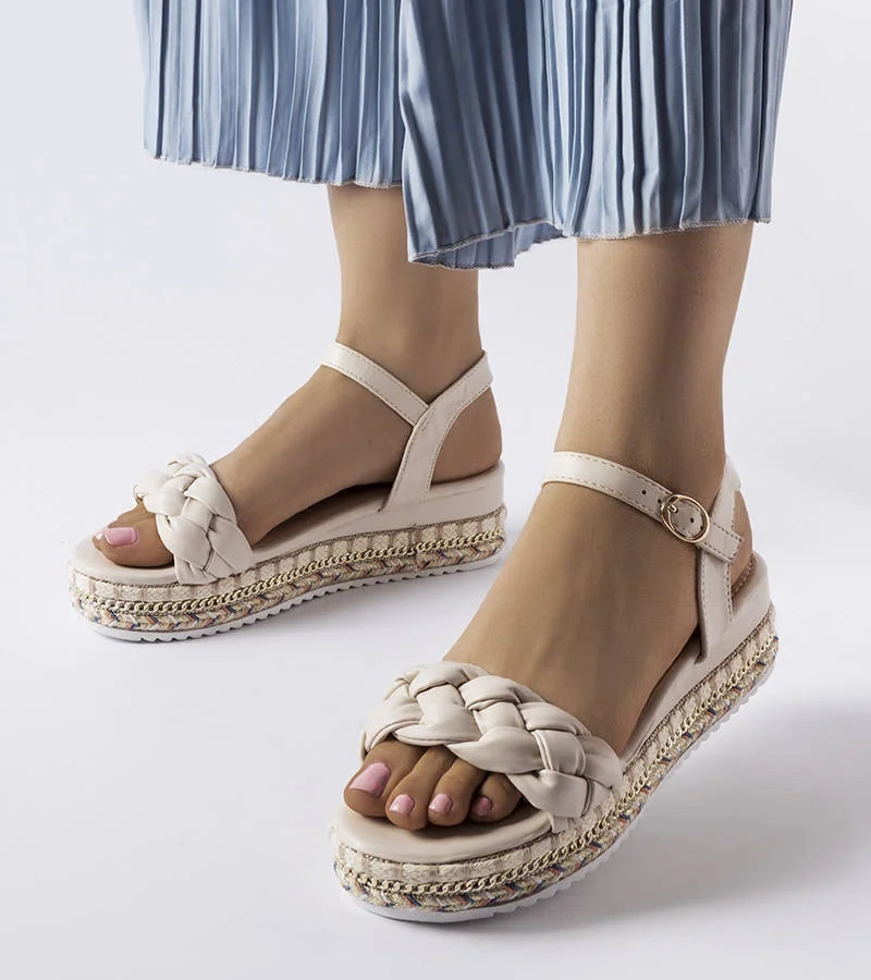 Beżowe sandały na platformie Katrin