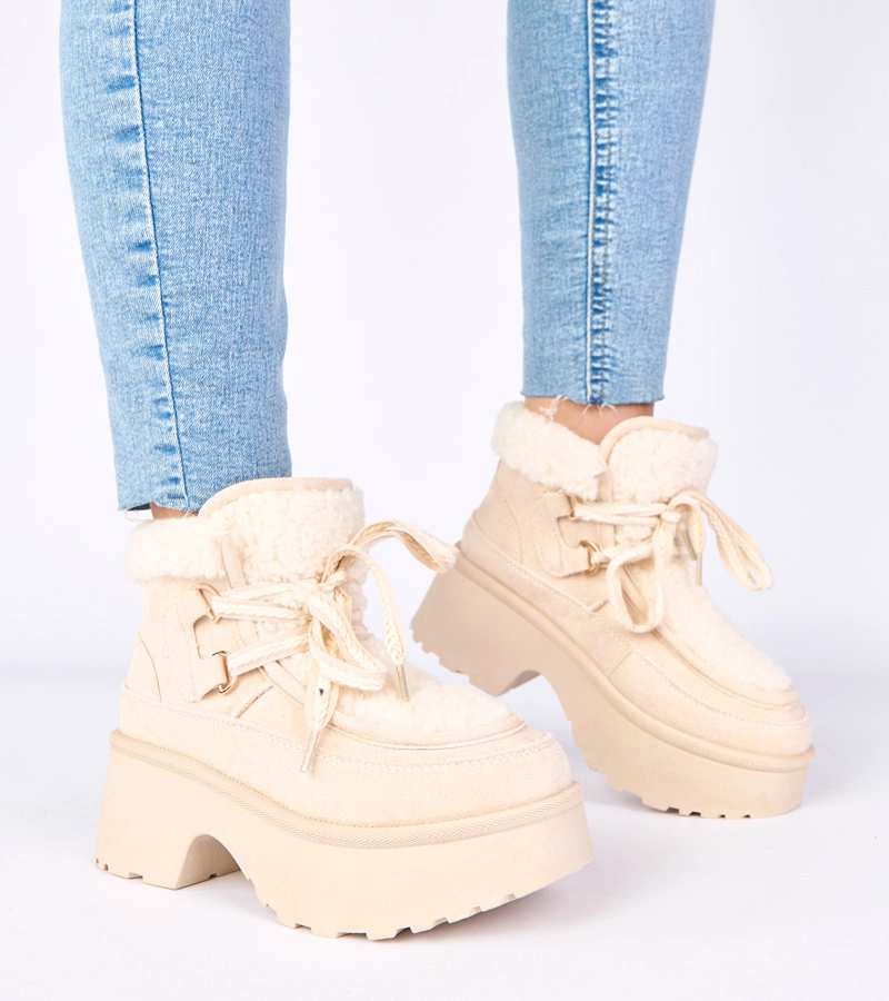 Beżowe śniegowce z futerkiem na platformie Ziza