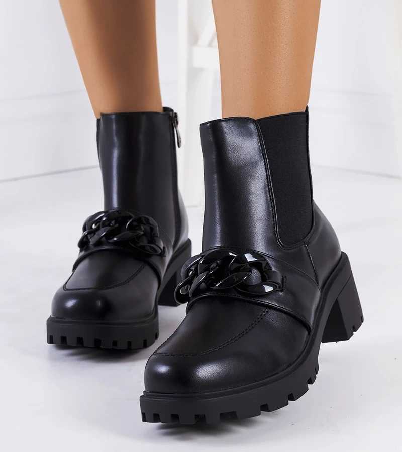 Czarne botki z łańcuchem Bilka