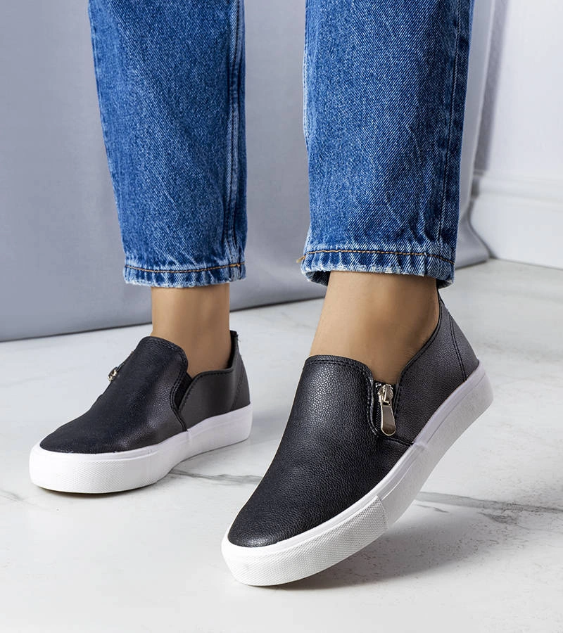 Czarne tenisówki z eko-skóry Denain