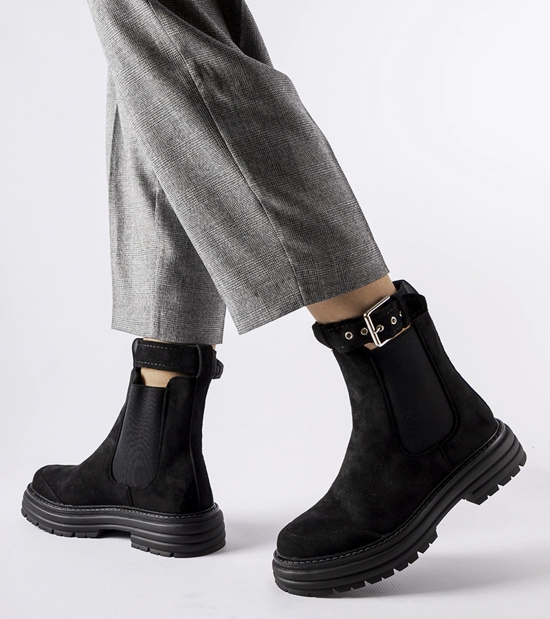 Czarne botki z ozdobnym zapięciem Abela