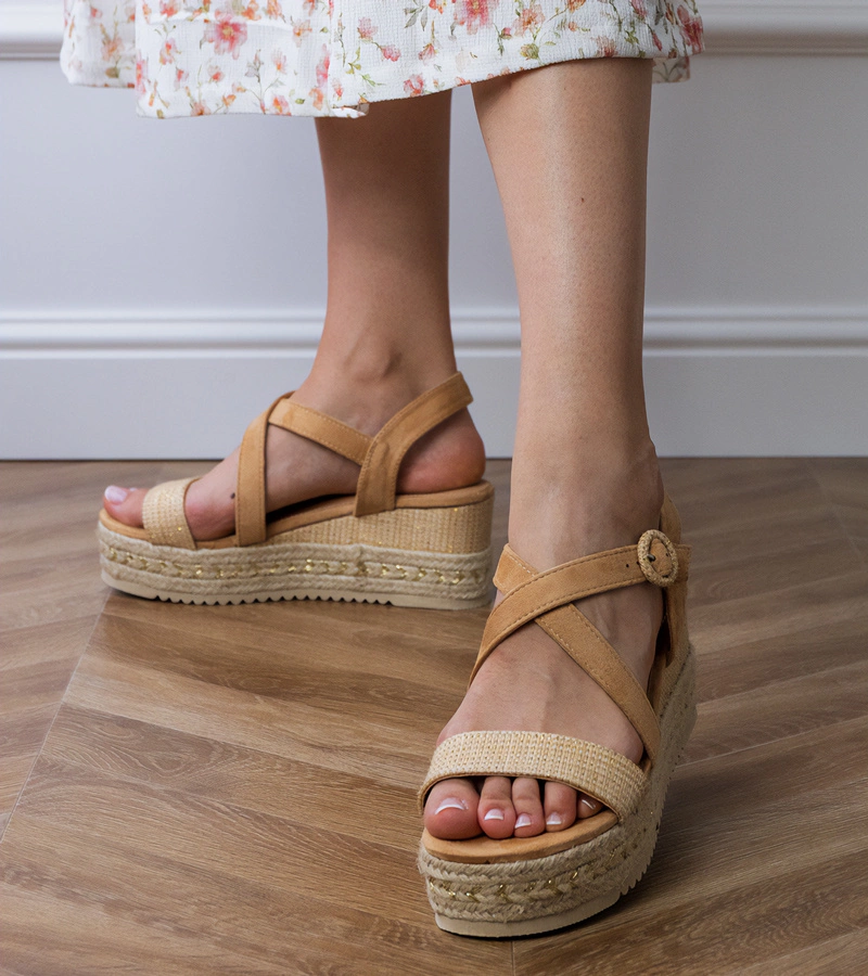 Beżowe sandały espadryle na koturnie Sywiera