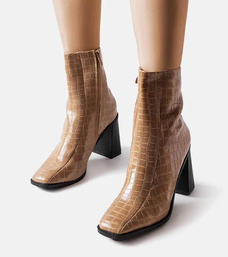 Beżowe ocieplane botki w wzór krokodyla Belluci