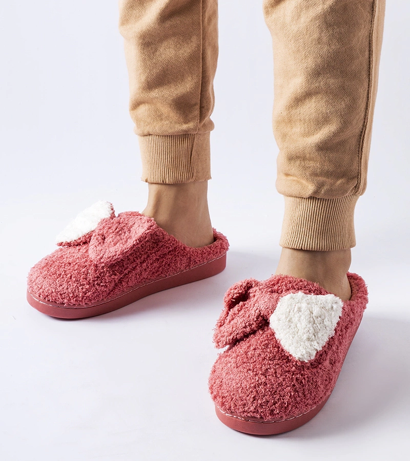 Ciemnoróżowe ciepłe kapcie z kokardką Delfio