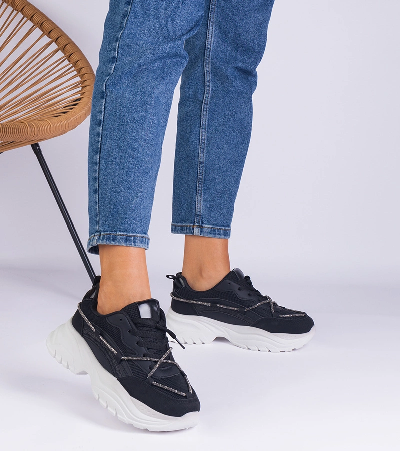Czarne sneakersy damskie zdobione cyrkoniowym sznurkiem Masala