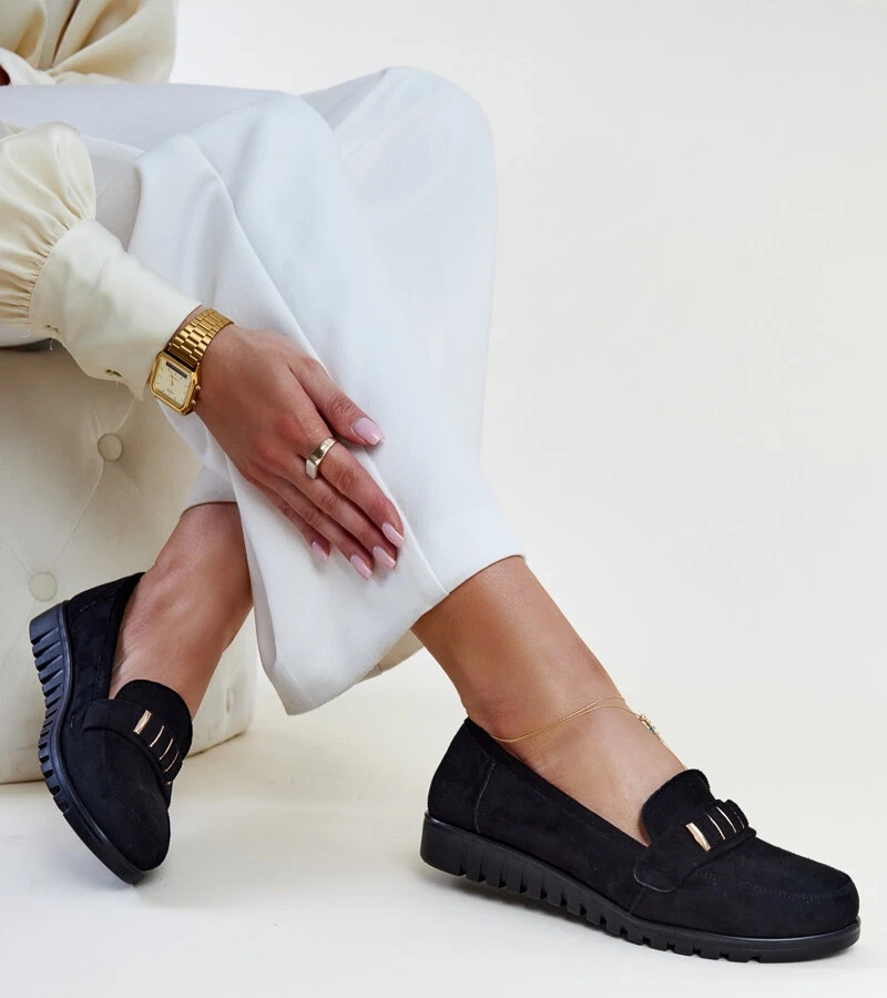 Czarne mokasyny z ozdobnym paskiem Marlisa