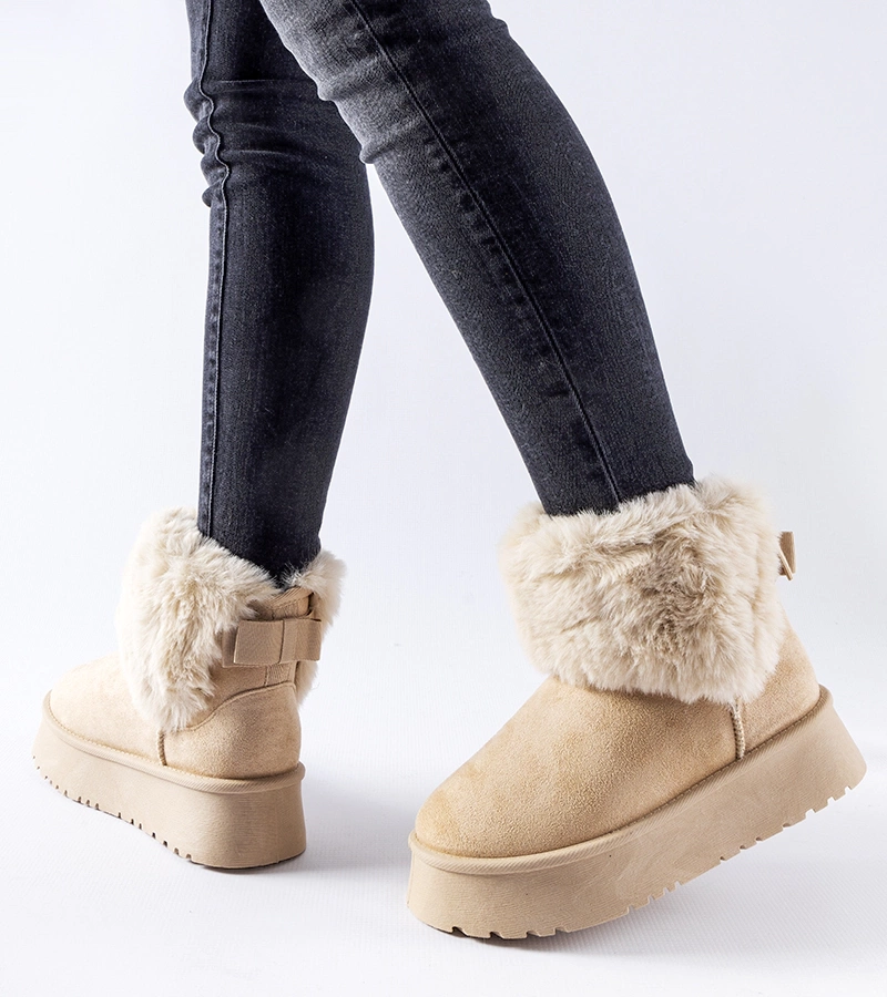 Beżowe śniegowce zdobione futerkiem Adelfia