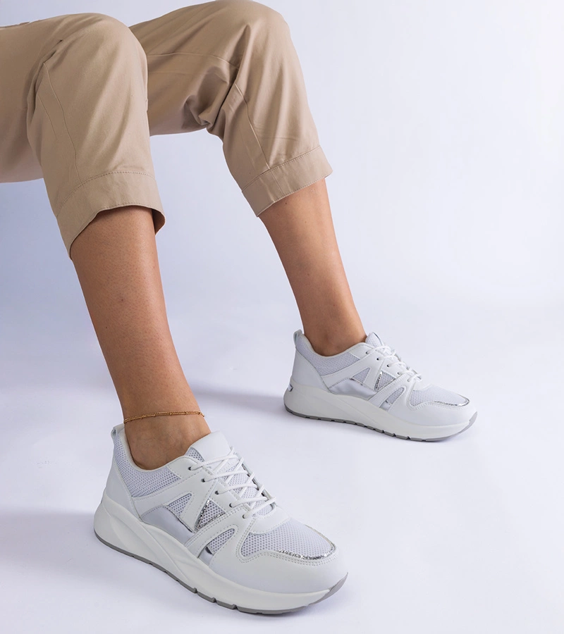 Białe sneakersy na grubej podeszwie Sierra