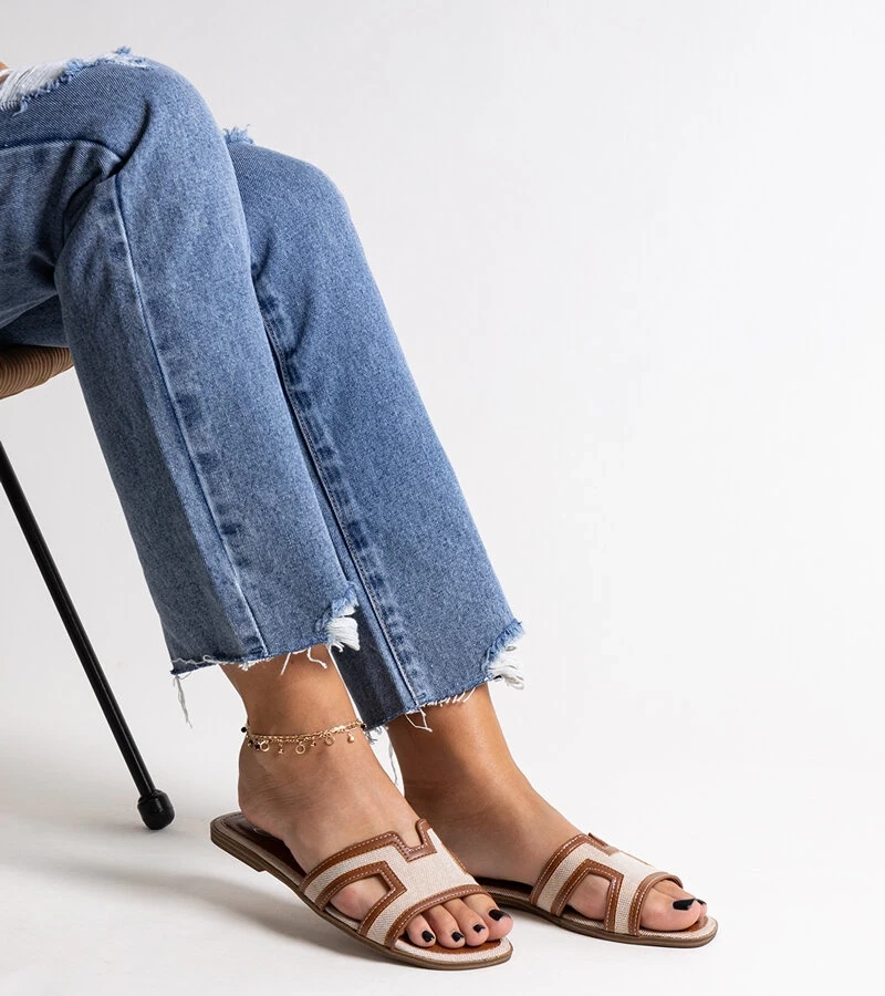 Brązowe klasyczne klapki Baya