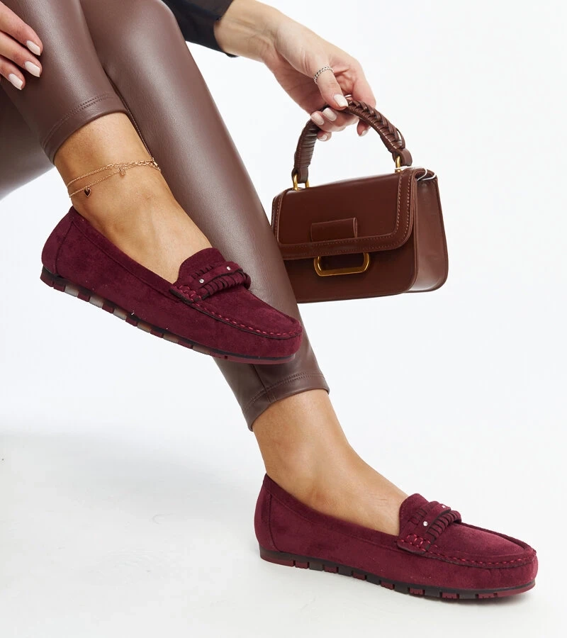 Bordowe mokasyny z ozdobnym paseczkiem Widaad