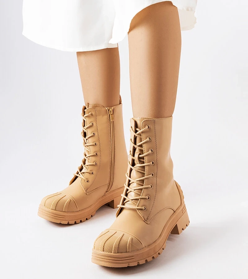 Beżowe workery na grubszej podeszwie Manara