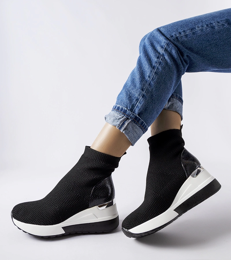 Czarne materiałowe sneakersy na koturnie Casgio