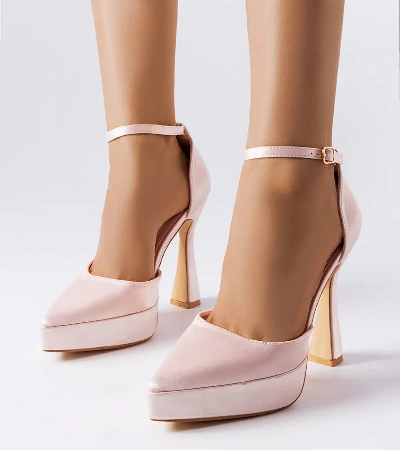 Beżowe czółenka na wysokim słupku Lowell