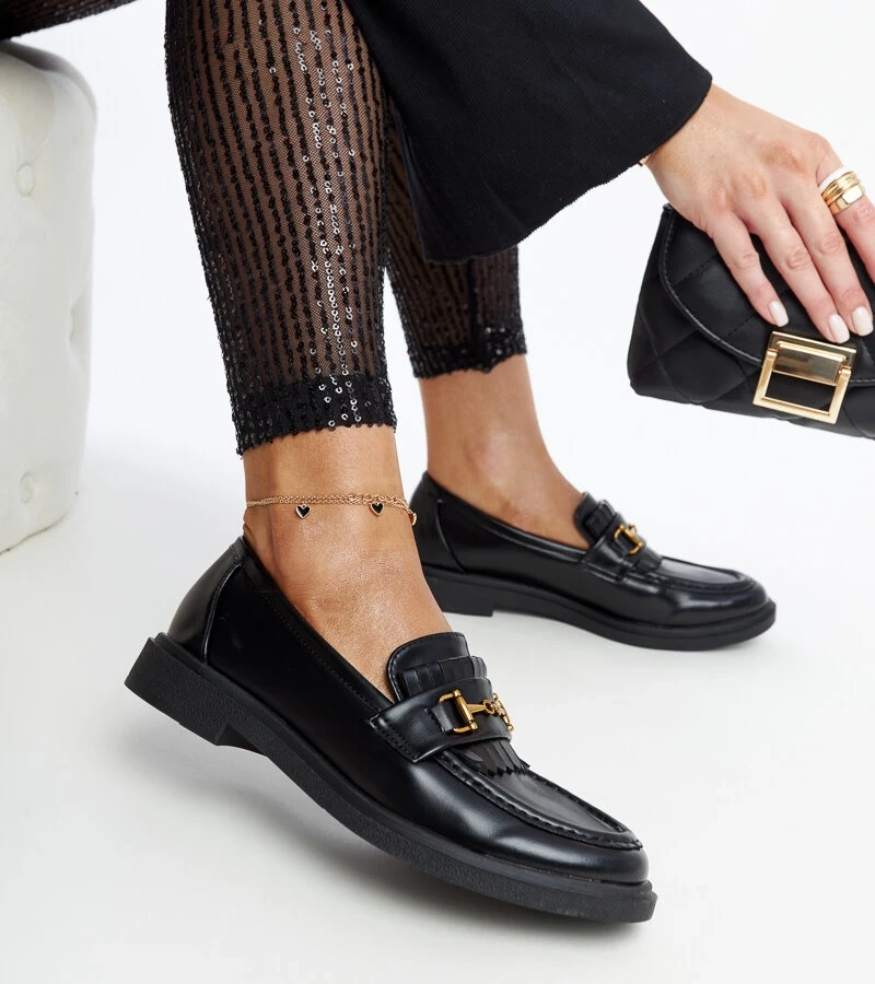 Czarne mokasyny z klamerką Laurela