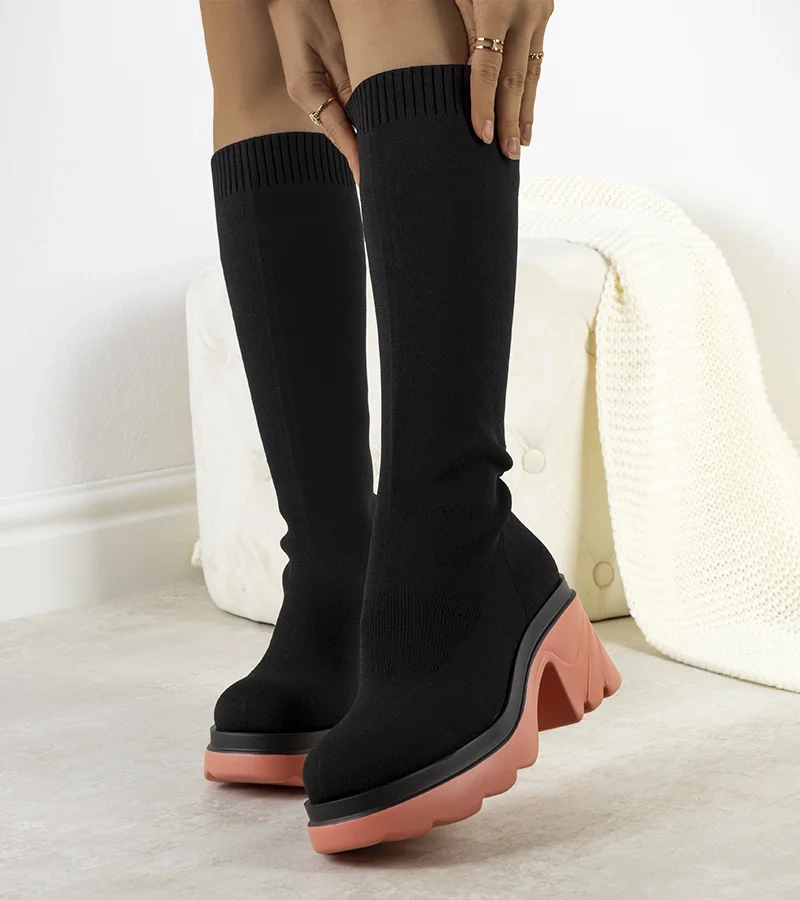 Czarne kozaki na różowej podeszwie Natale