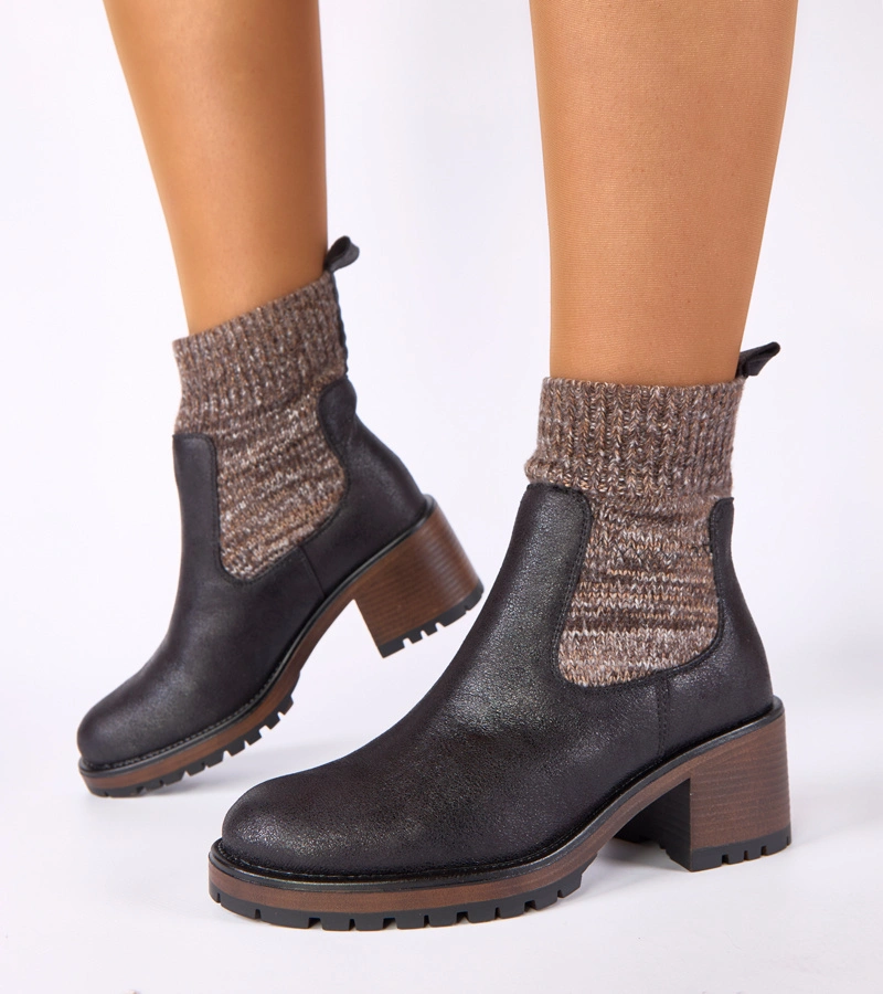 Czarne botki na słupku ze skarpetkową cholewką Lisa