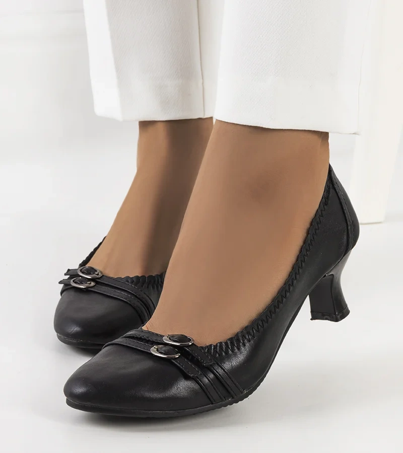 Czarne czółenka z gumką Kopi