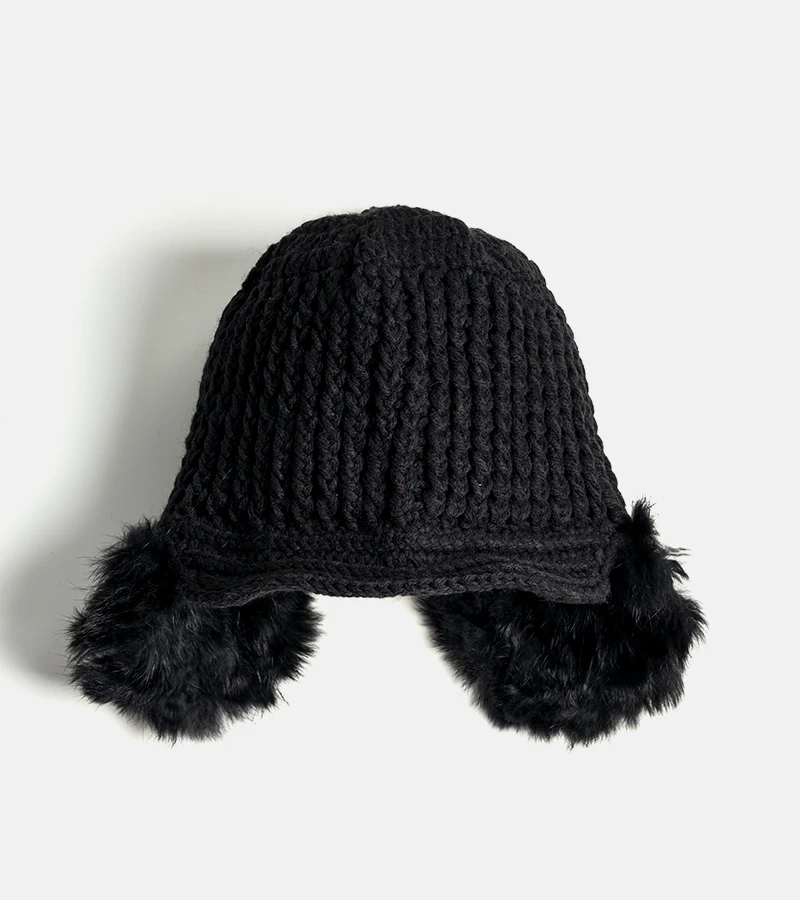 Czarna czapka z nausznikami Zora