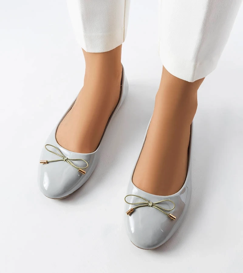 Szare lakierowane balerinki Lakewood