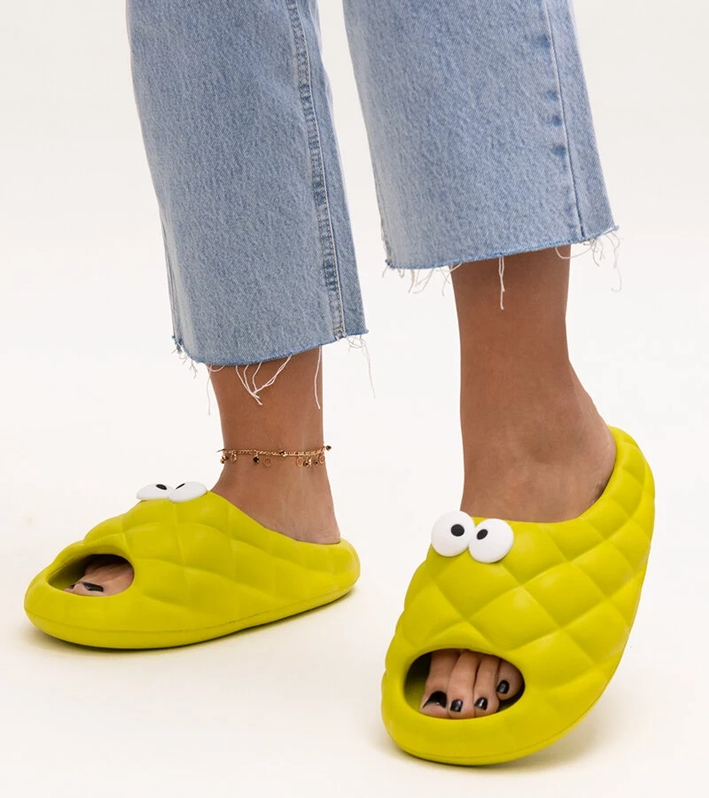 Zielone klapki piankowe z oczami Gorgesa