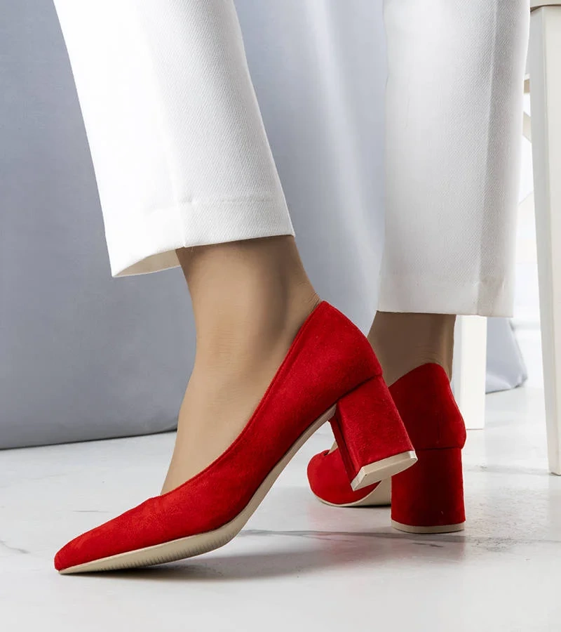 Czerwone czółenka na obcasie Sadilla