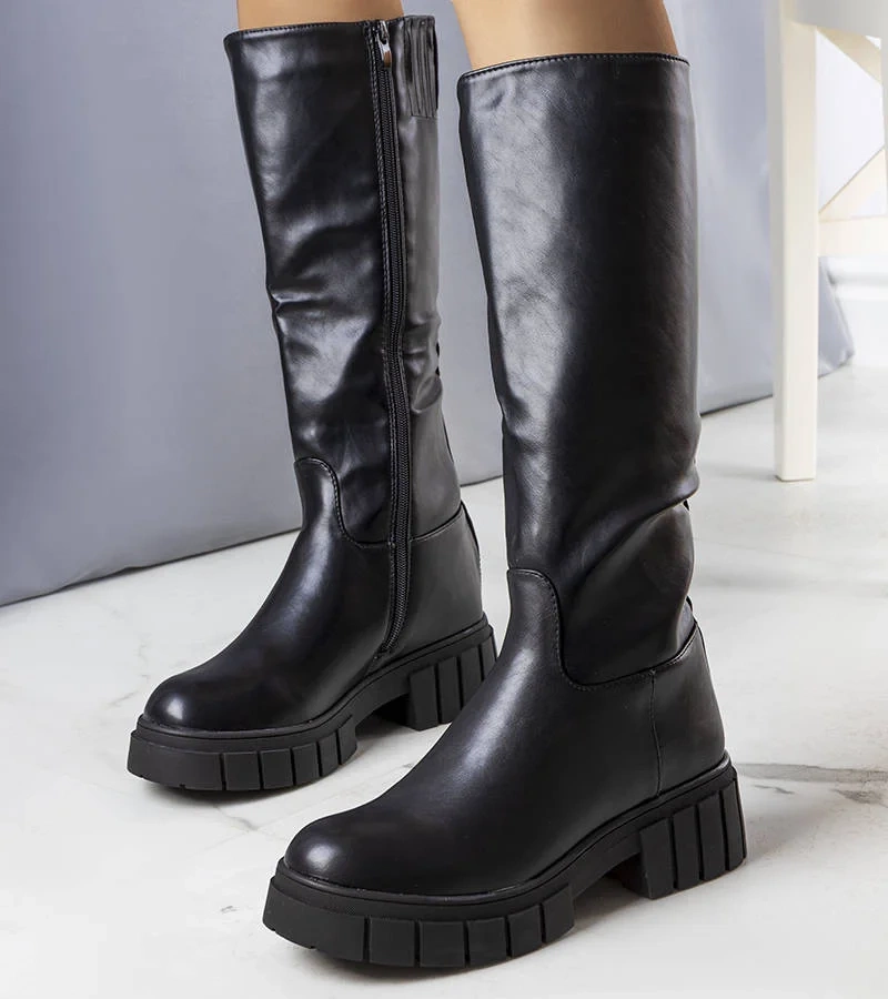 Czarne ocieplane kozaki Plaisi