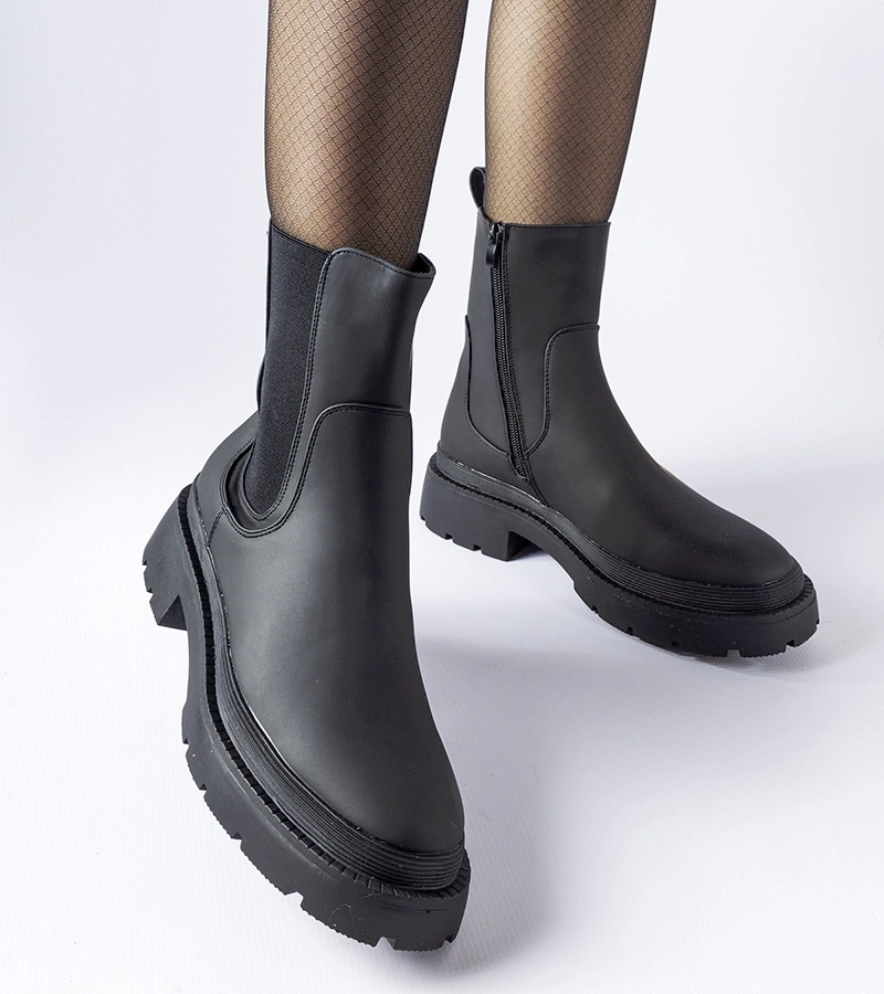 Czarne masywne ocieplane botki Banaudon